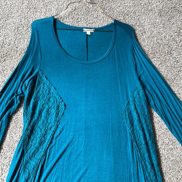 Teal Eyeshadow Tunic Top New XL top with lace inserts - Picture 5 of 8